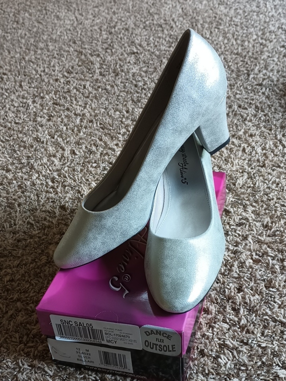 #.   NIB Easy Street Alive 5 Women's Dance Flex Outsole Heels. SIZE:12READ DESC